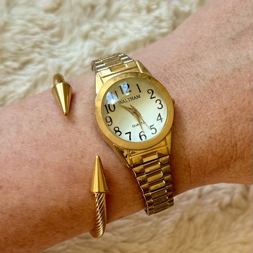 Elegant Gold-Toned Cable Cuff Bracelet - Picture 5 of 5